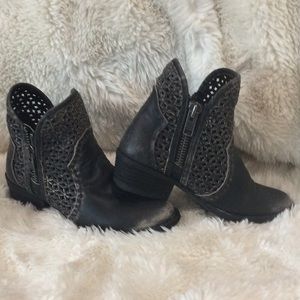 Circle G Corral boots ladies black shortie